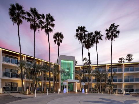 Marina del Rey Hotel courtyard at dusk